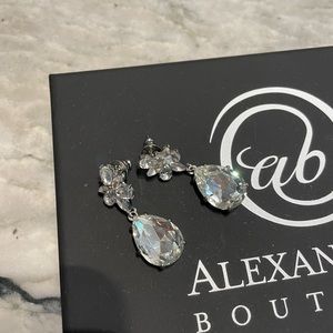 Olive + Piper Harriet drops